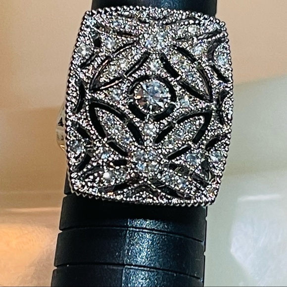 🥂Fancy Large Open Work Silver Tone White Zircon Dinner Ring! - Picture 13 of 16